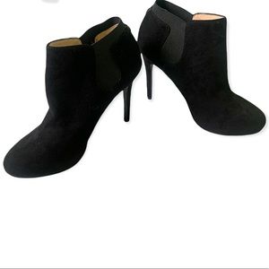 GUESS black Bootie